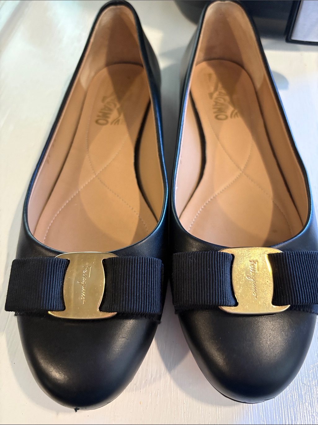 Salvatore Ferragamo Black Leather Vara Bow Flats With Gold Plate